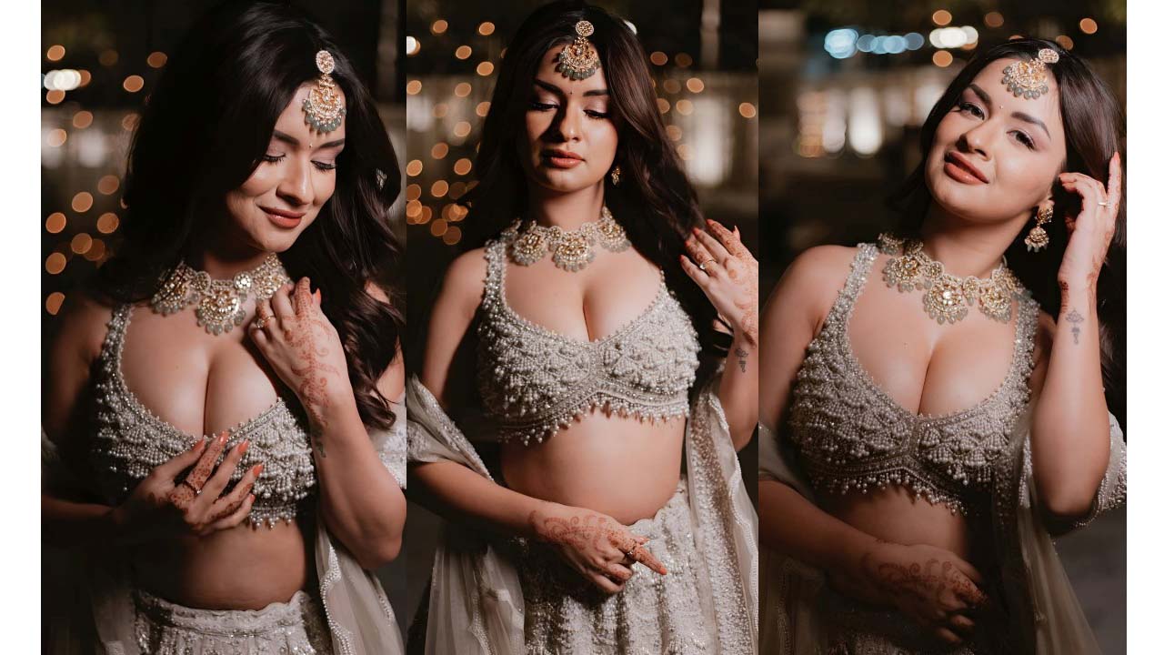 Avneet kaur chubby cleavage exposed in copper toned bralette top